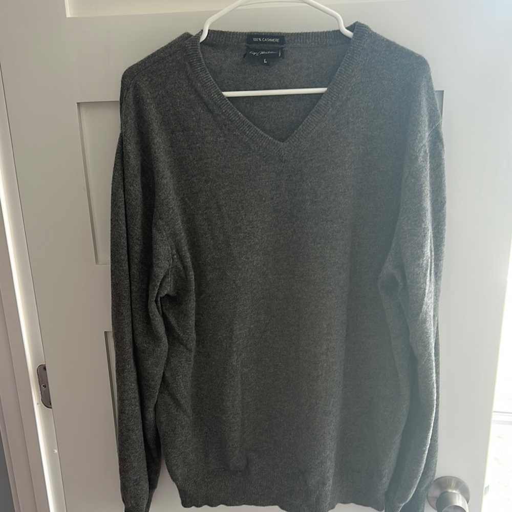 Enzo Angiolini Gray V-Neck Sweater Classic Knit